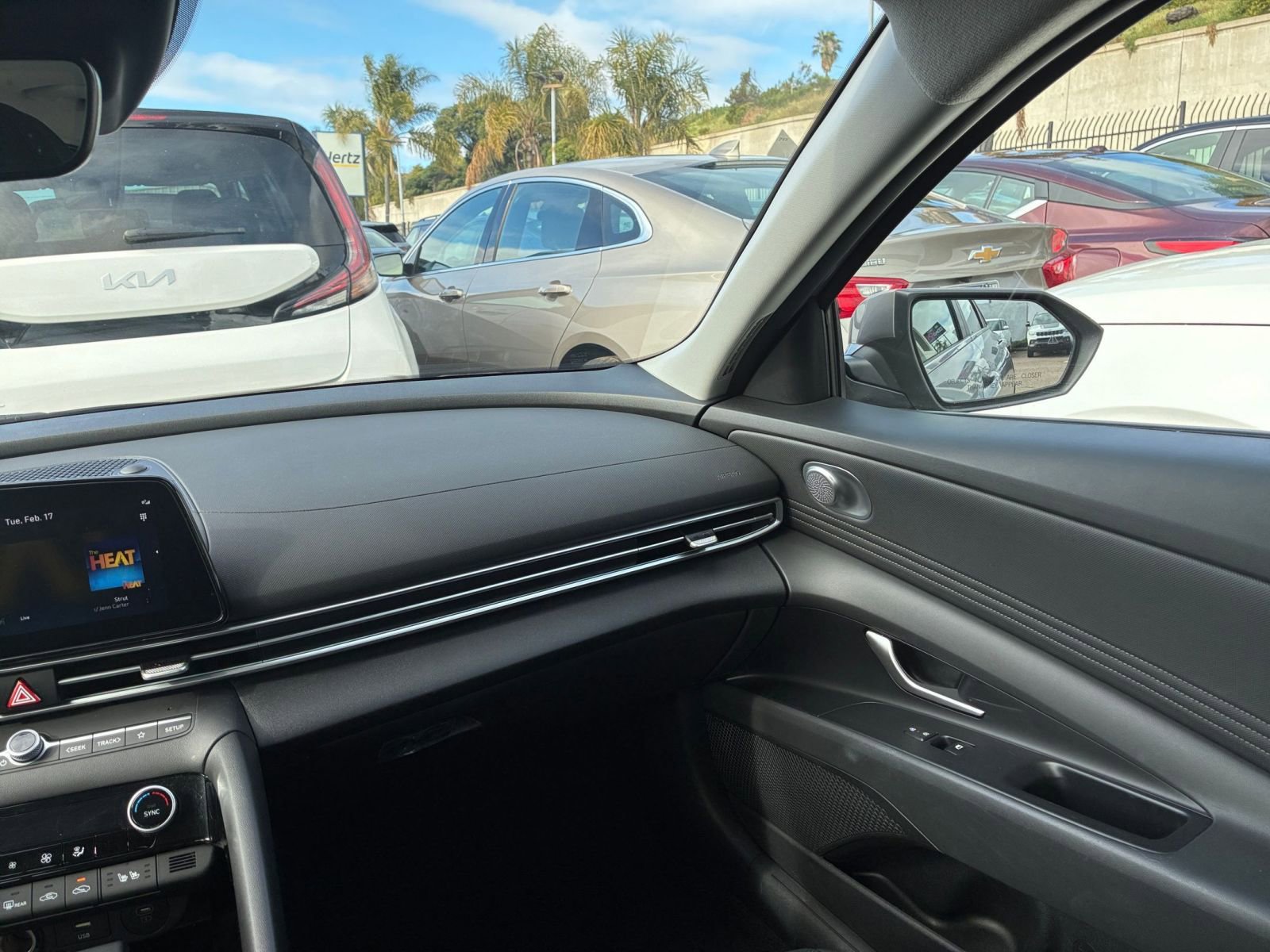 Used 2025 Hyundai Elantra Limited FWD image 37