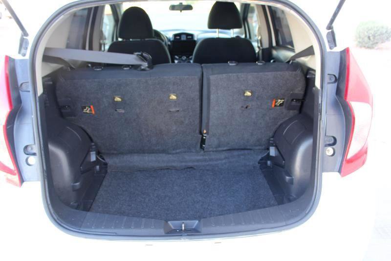 Used 2016 Nissan Versa Note SV FWD image 13