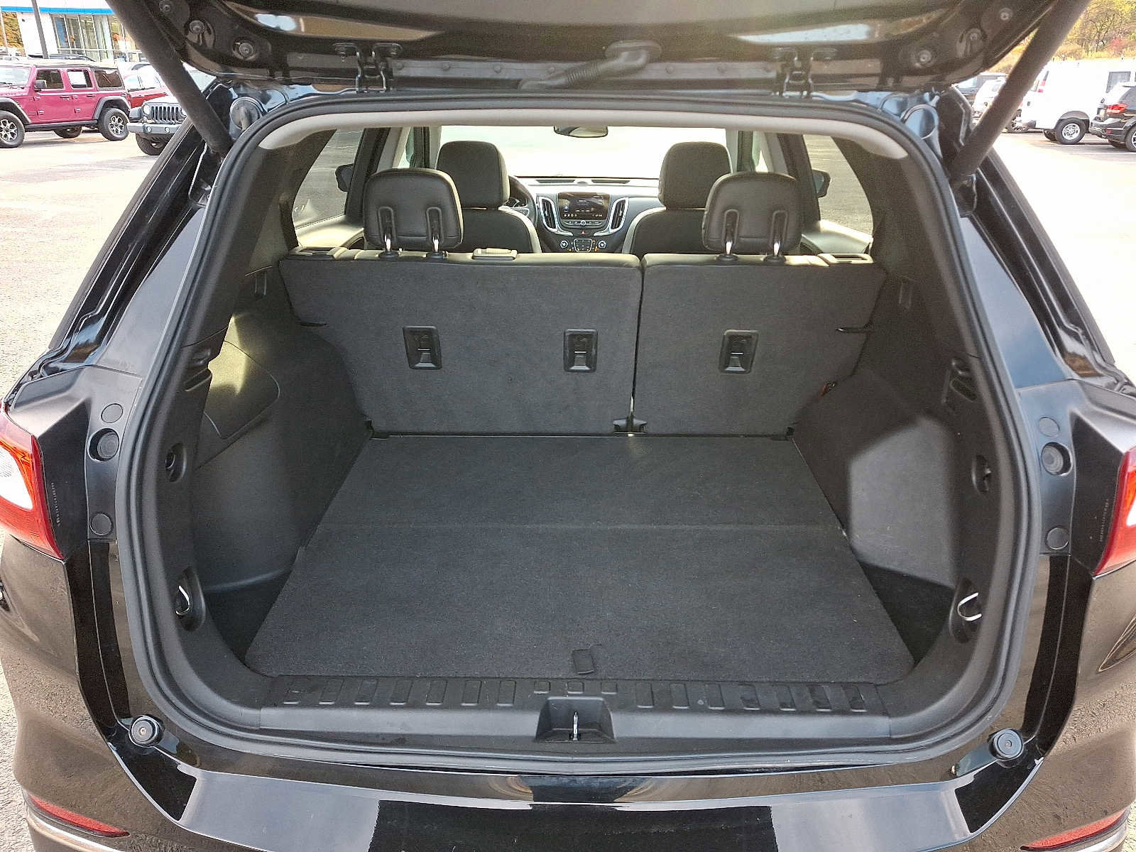 Used 2020 Chevrolet Equinox LT w/ Midnight Edition image 29