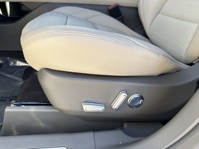 New 2025 Lincoln Nautilus Reserve w/ Jet Appearance Package image 12