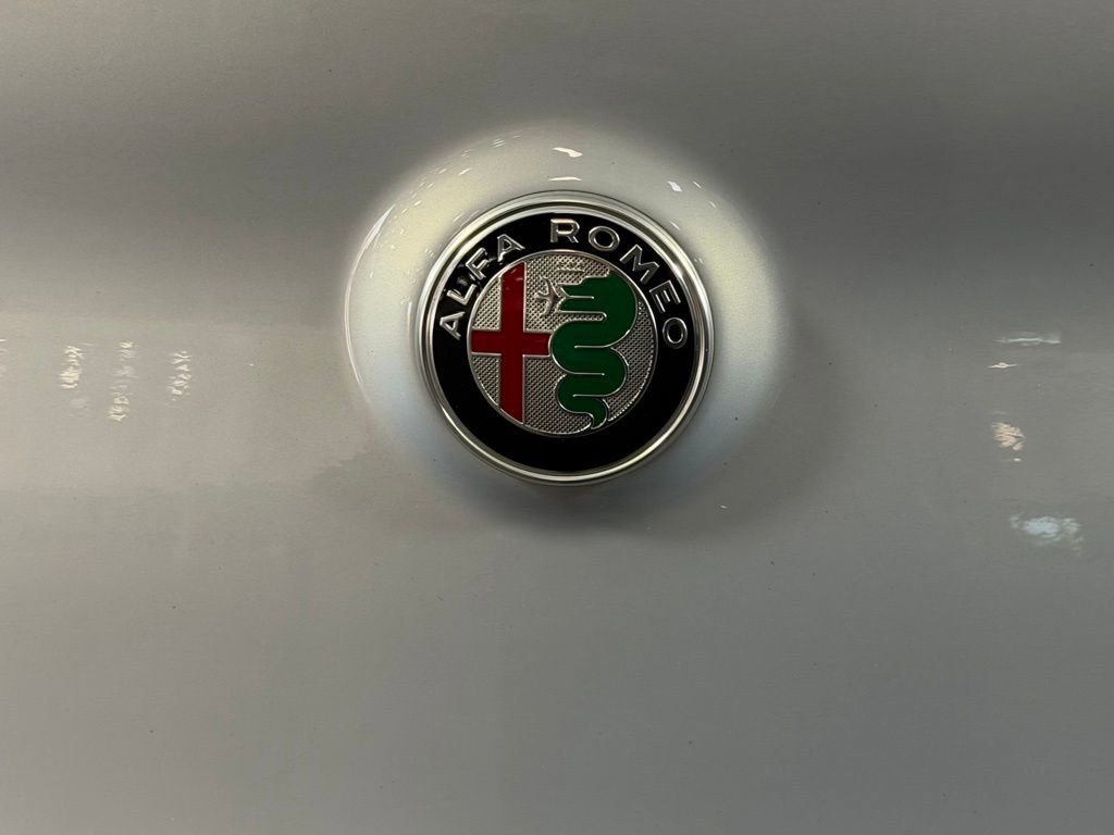 Used 2023 Alfa Romeo Stelvio Ti image 14