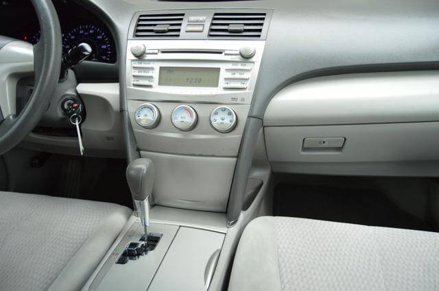 Used 2011 Toyota Camry LE w/ LE Extra-Value Pkg FWD image 20