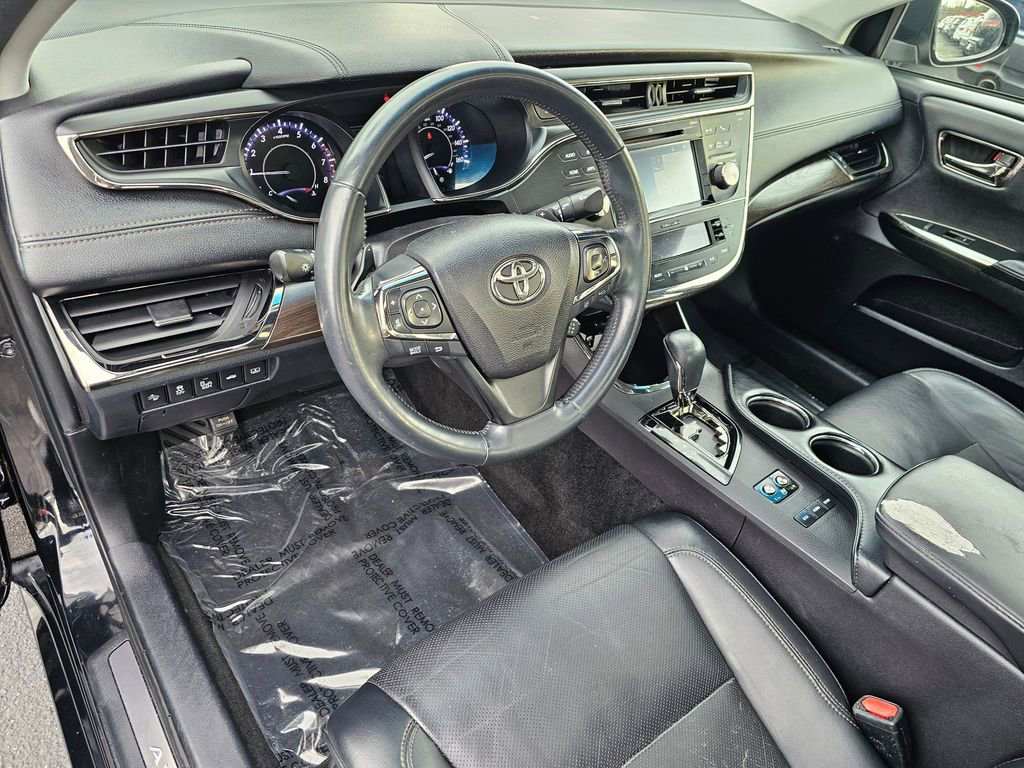 Used 2016 Toyota Avalon Limited image 19