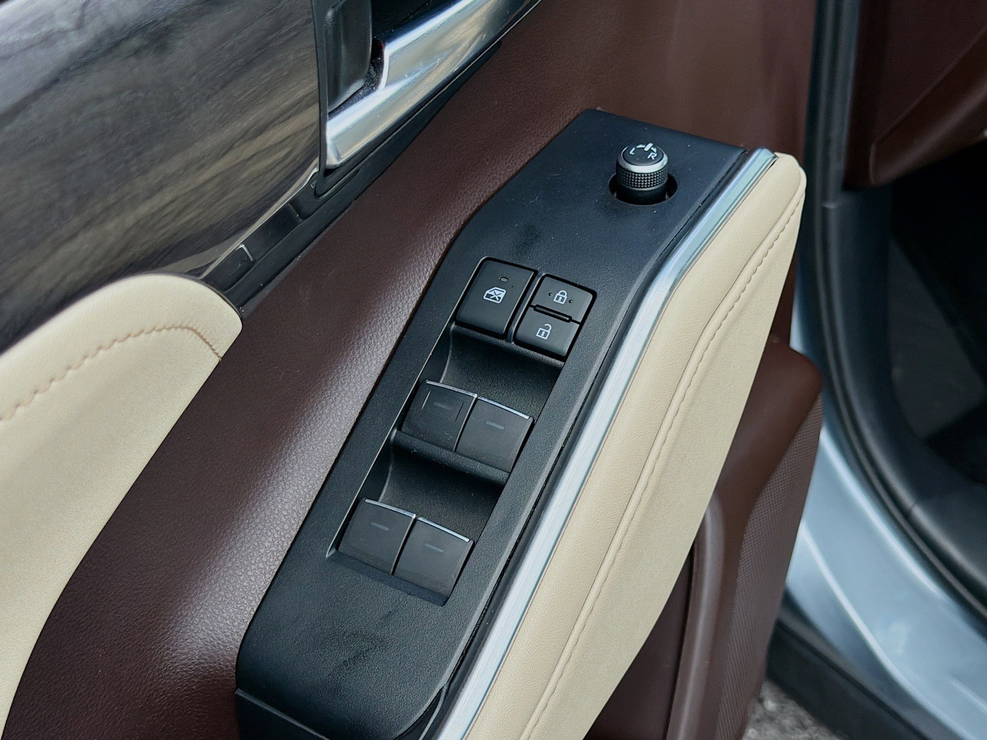 Used 2021 Toyota Highlander Platinum image 24