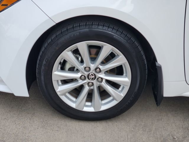 Used 2023 Toyota Corolla LE w/ LE Convenience Package image 9