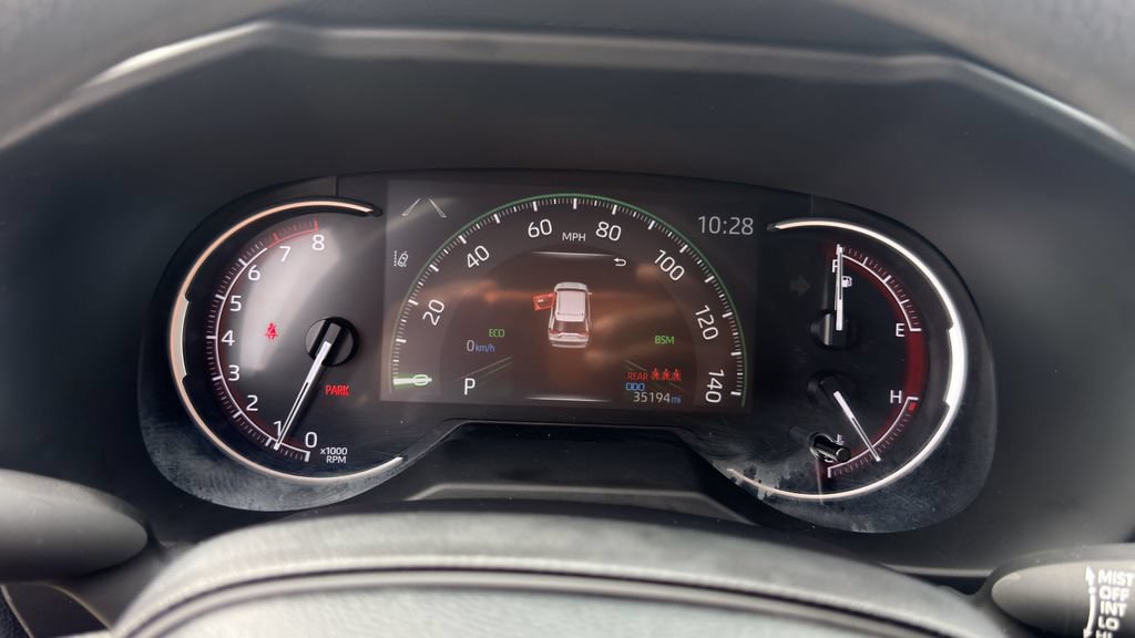 Used 2025 Toyota RAV4 XLE FWD image 21