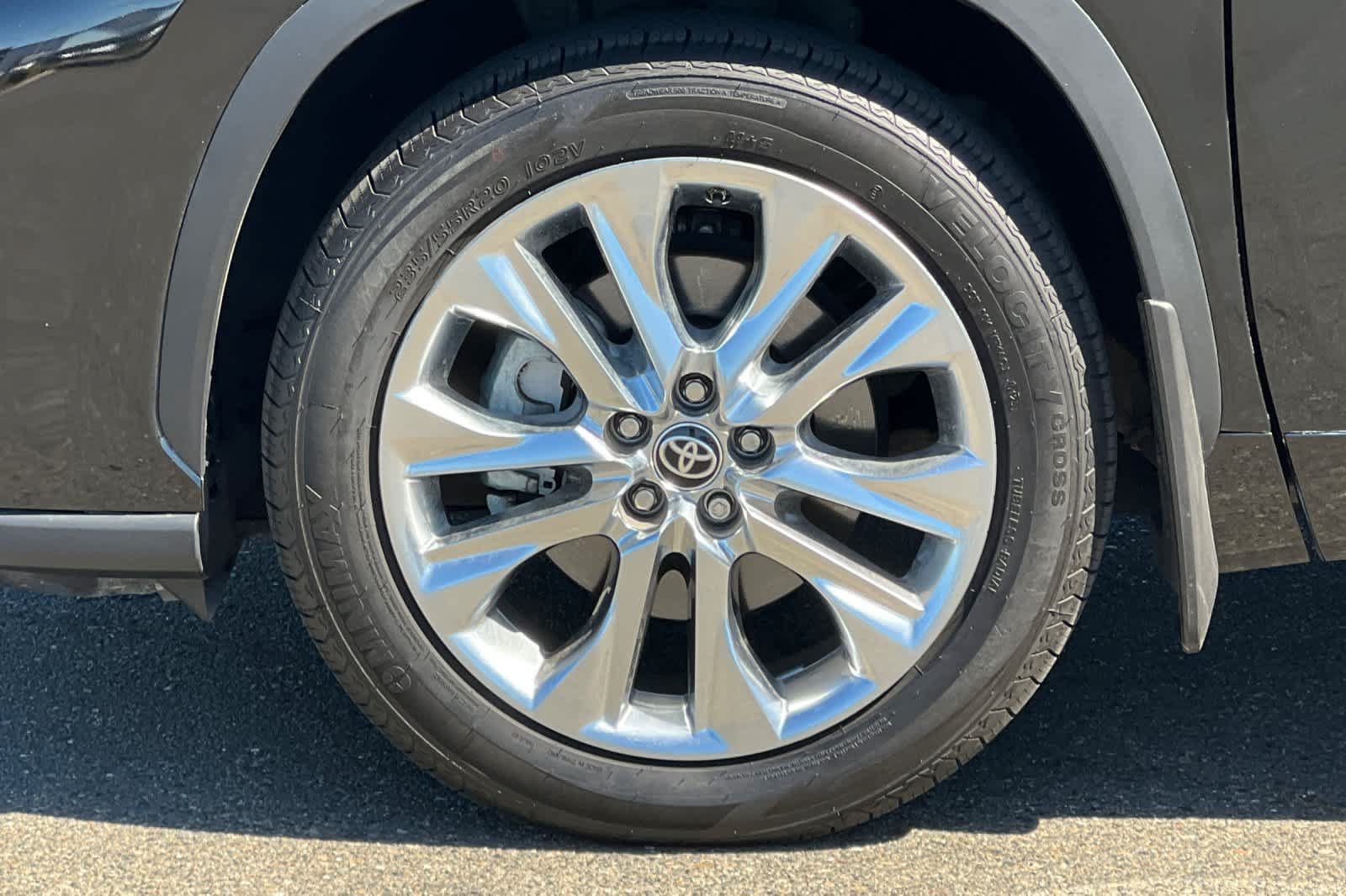 Used 2023 Toyota Highlander Limited AWD/4WD image 32
