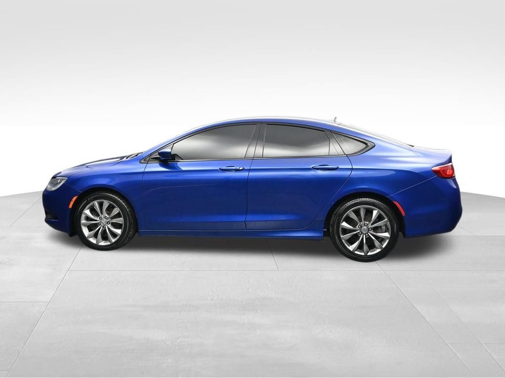 Used 2015 Chrysler 200 S w/ Navigation & Sound Group I FWD video 2