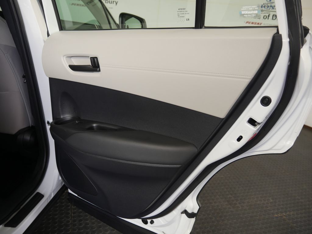 Used 2024 Toyota Corolla Cross L AWD/4WD image 7