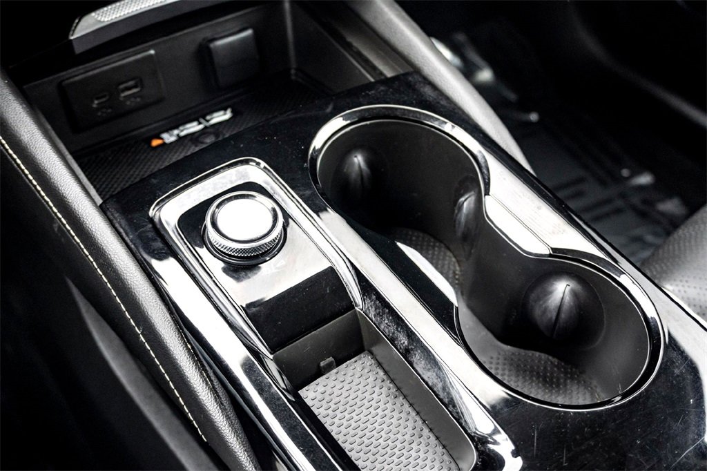 Used 2024 Buick Envision Sport Touring image 25