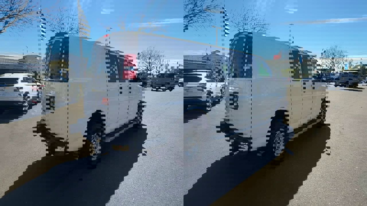 Used 2024 Chevrolet Express 2500 w/ Driver Convenience Package image 7