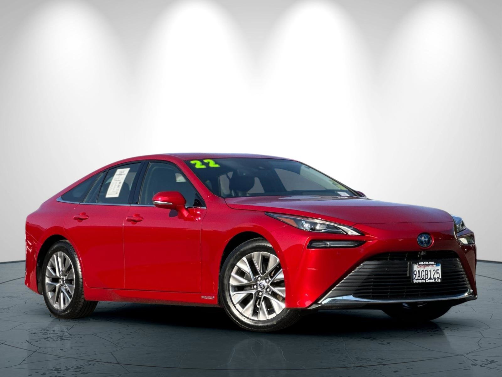 Used 2022 Toyota Mirai XLE image 2