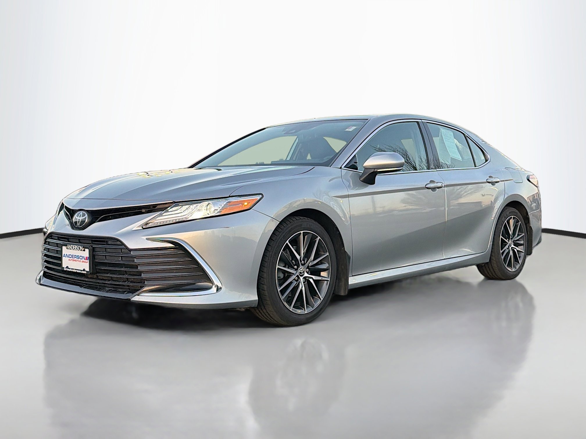 Used 2021 Toyota Camry XLE image 12