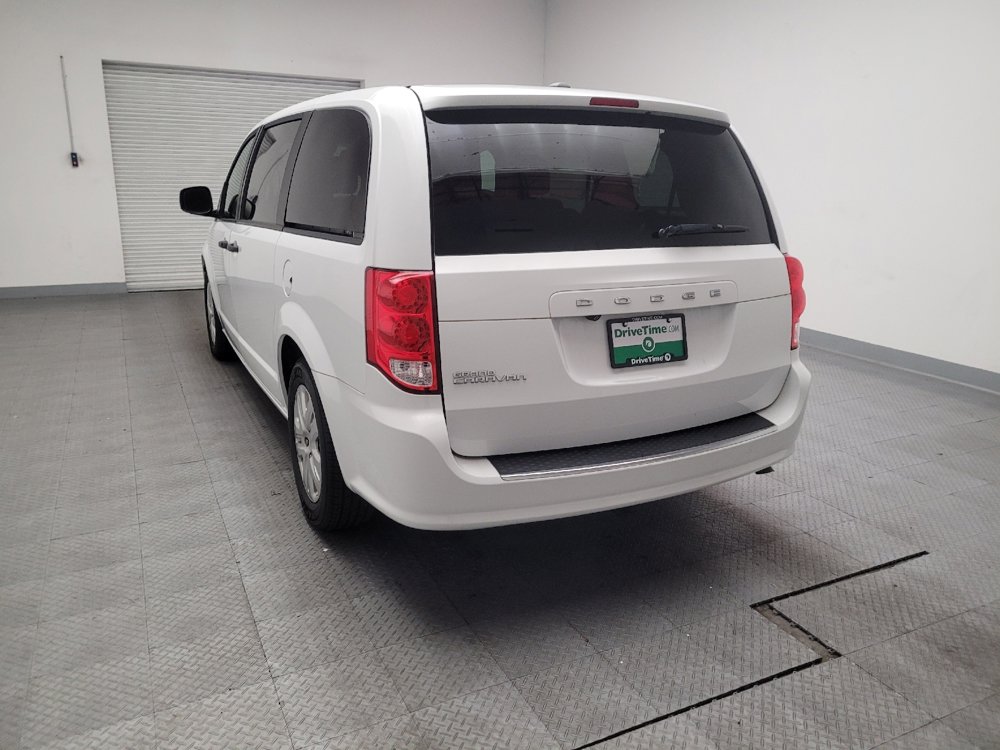 Used 2019 Dodge Grand Caravan SE w/ UConnect Hands-Free Group FWD image 6