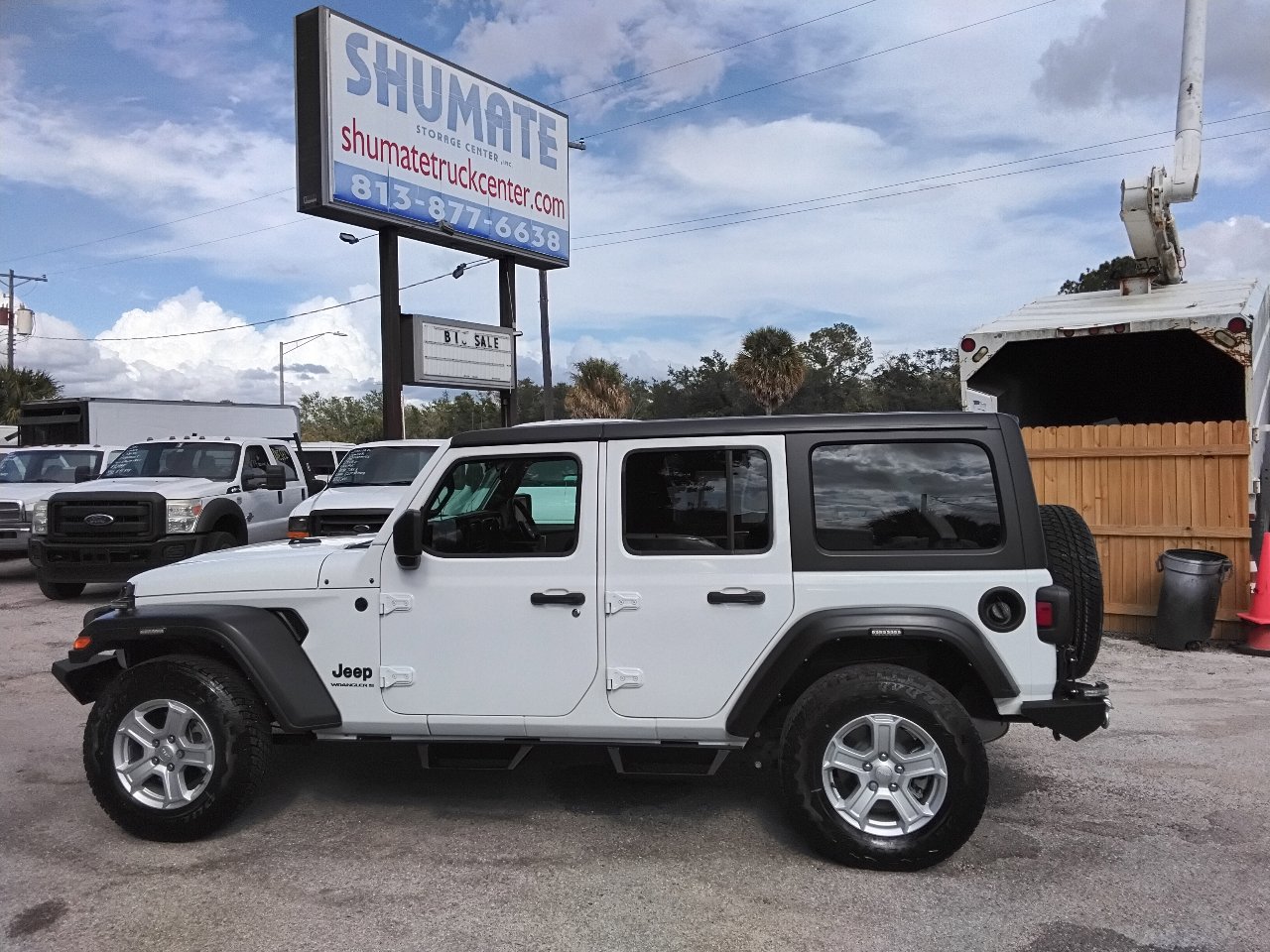 Used 2023 Jeep Wrangler Unlimited Sport image 5