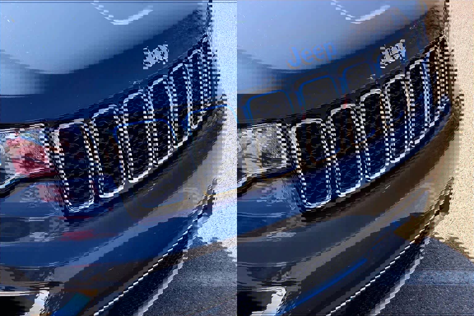 Used 2020 Jeep Grand Cherokee Limited image 30