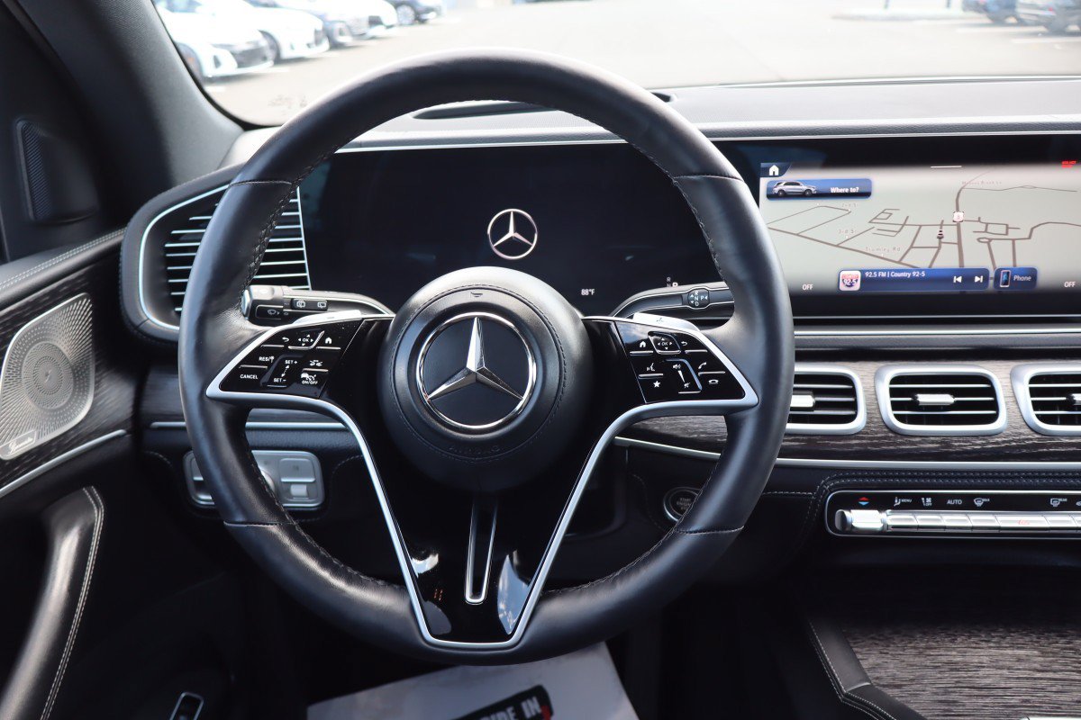 Used 2026 Mercedes-Benz GLE 580 4MATIC w/ Driver Assistance Package image 13