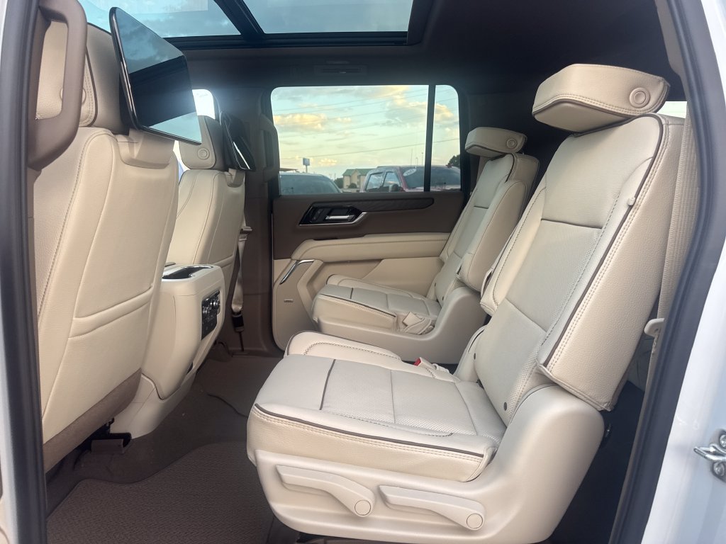 New 2027 GMC Yukon XL Denali w/ Denali Reserve Package AWD/4WD image 13