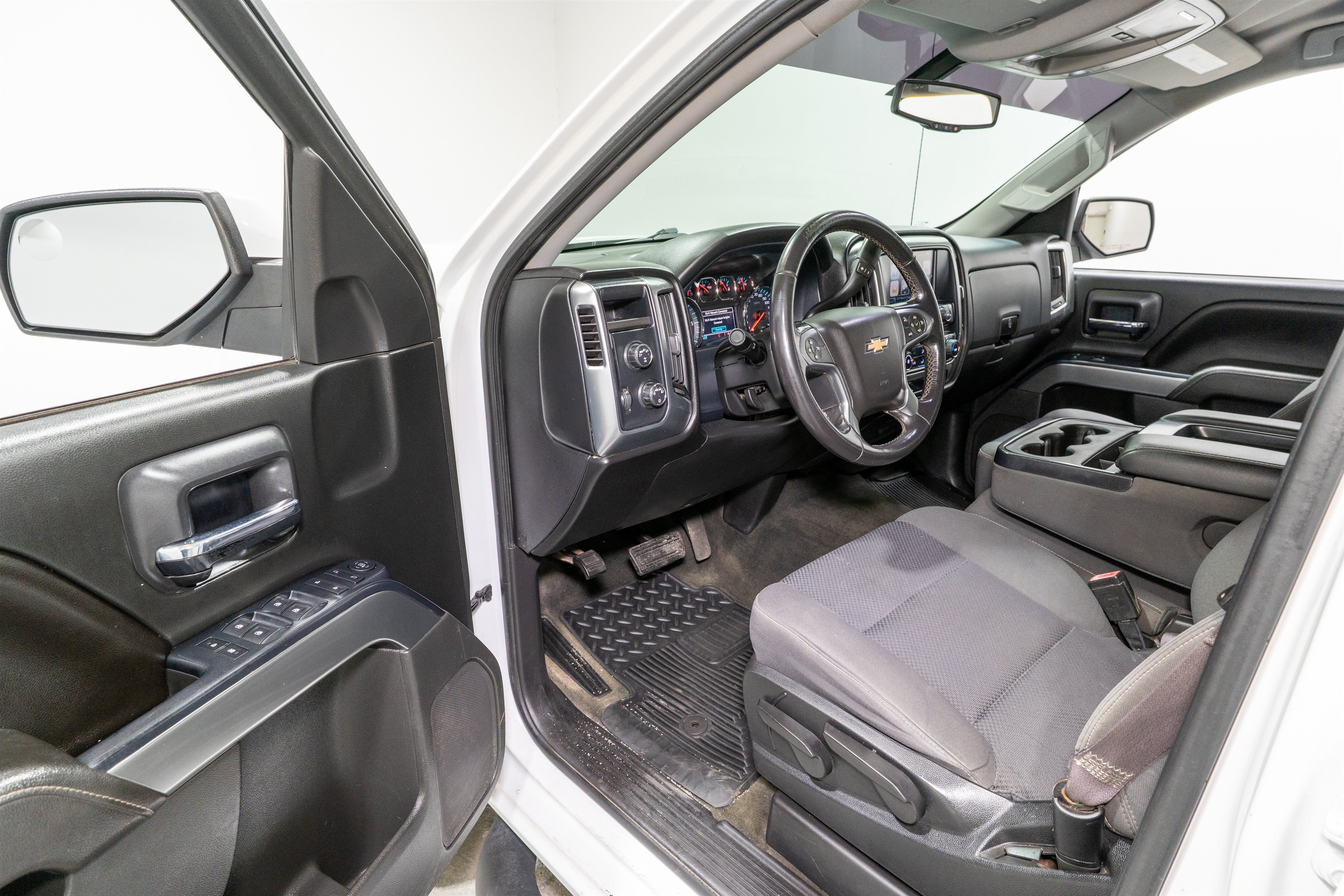 Used 2017 Chevrolet Silverado 1500 LT w/ Trailering Package AWD/4WD image 13