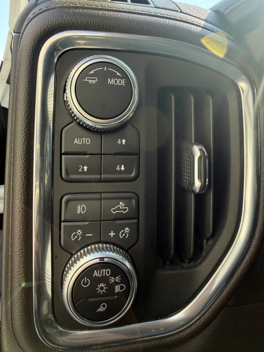Used 2021 GMC Sierra 2500 Denali w/ Denali Ultimate Package AWD/4WD image 12