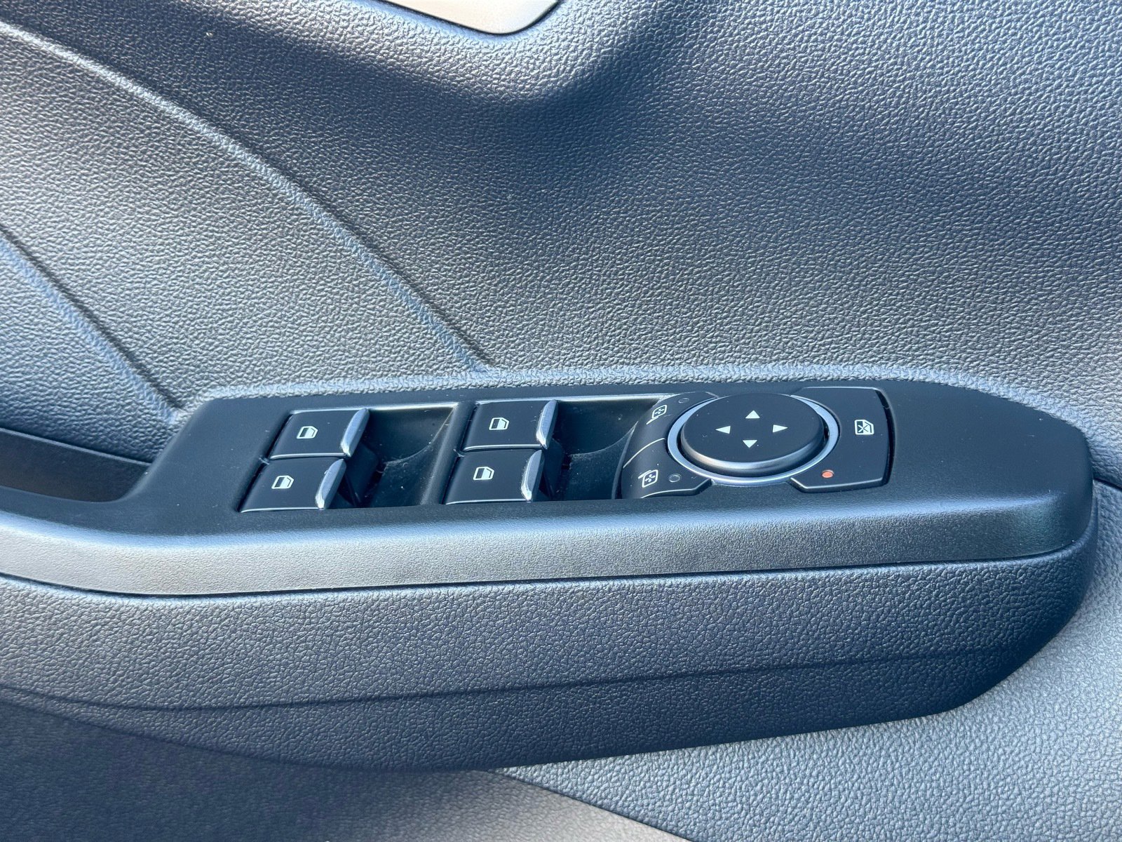 Used 2022 Ford Escape SEL image 17