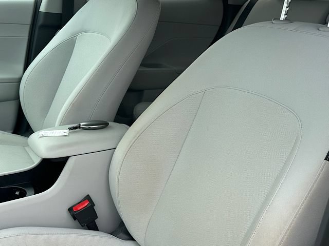 Used 2024 Hyundai Kona SEL AWD/4WD image 17