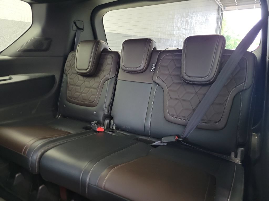 Used 2025 Nissan Armada Platinum AWD/4WD image 15