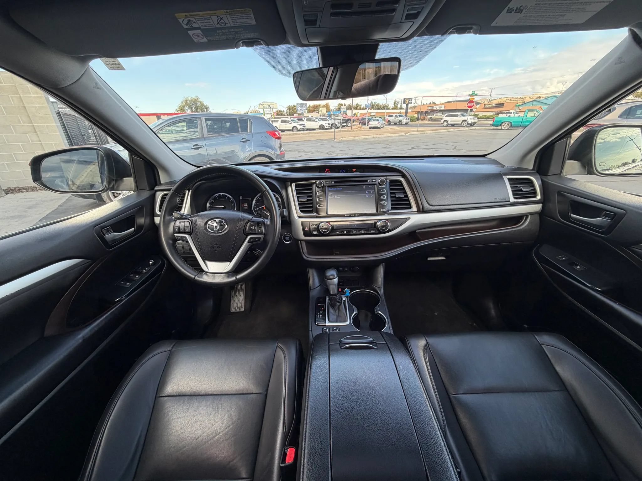 Used 2019 Toyota Highlander XLE FWD image 23