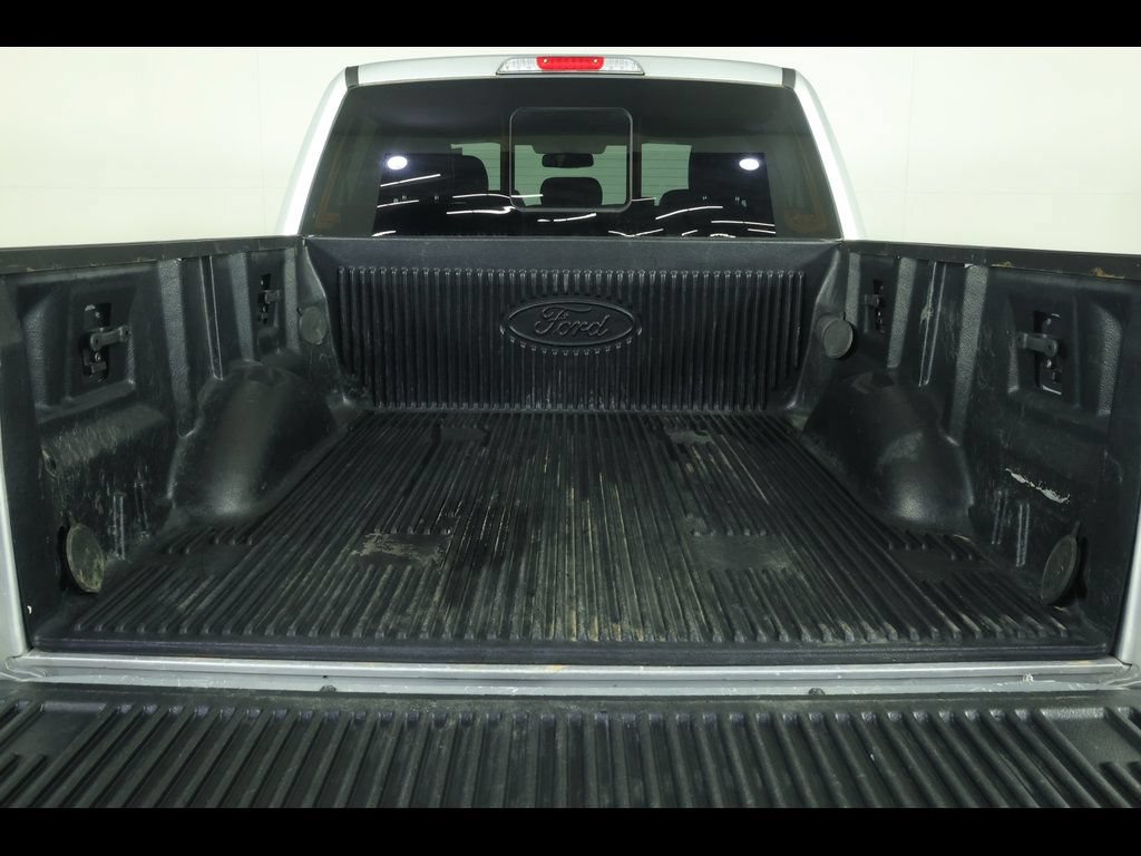 Used 2016 Ford F150 Platinum w/ Equipment Group 701A Luxury AWD/4WD image 9