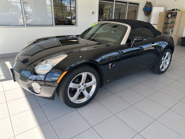 Used 2008 Pontiac Solstice Convertible w/ Premium Package image 3