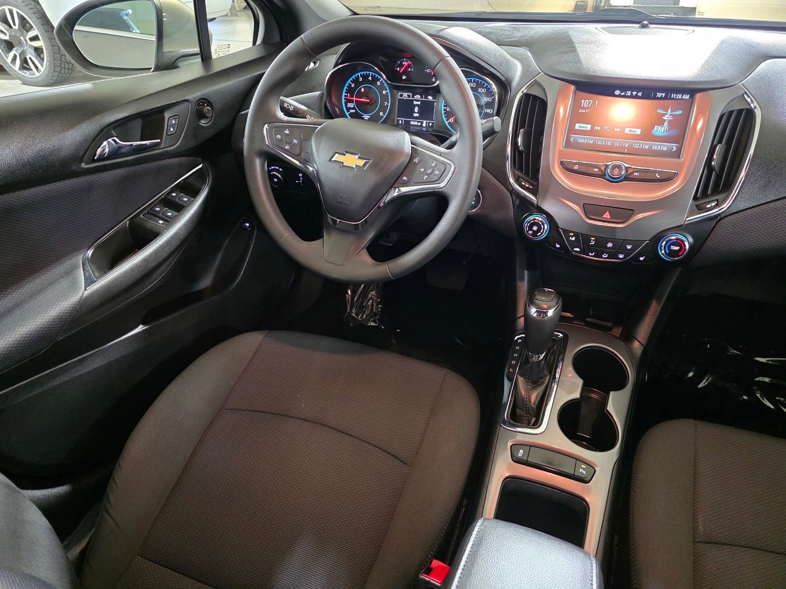 Used 2018 Chevrolet Cruze LT w/ Convenience Package image 19