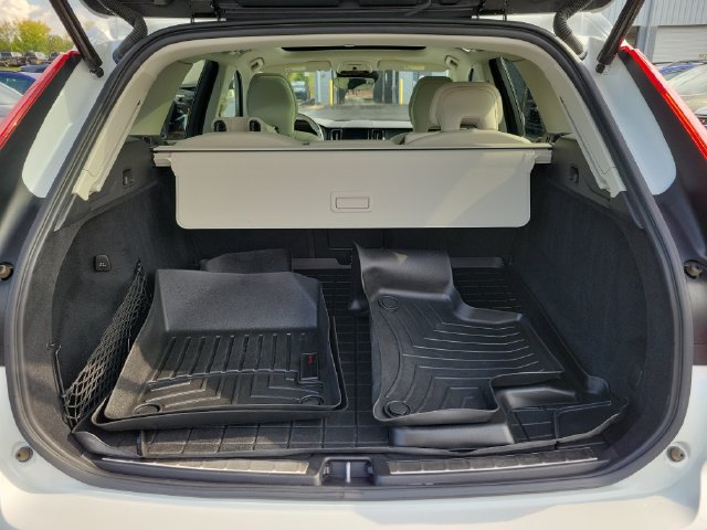 Used 2020 Volvo XC60 T5 Momentum AWD/4WD image 10