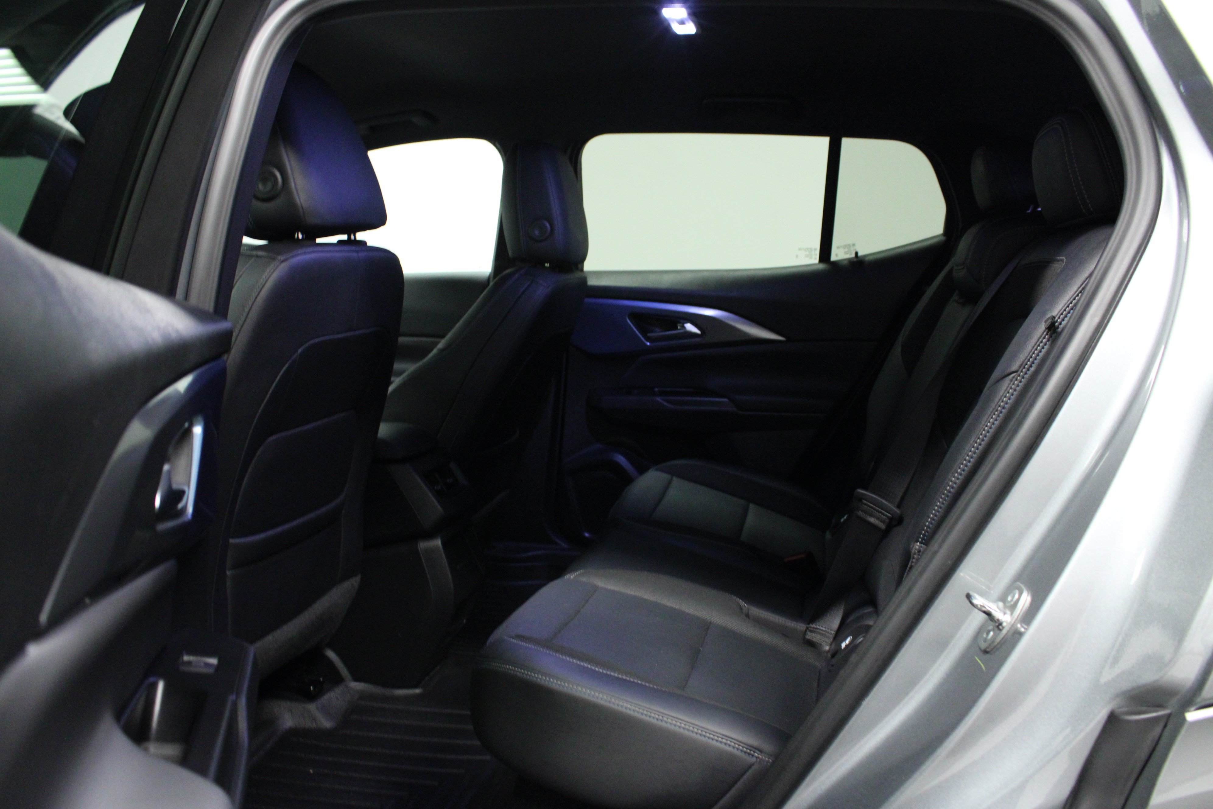 Used 2024 Chevrolet Equinox EV LT FWD image 13