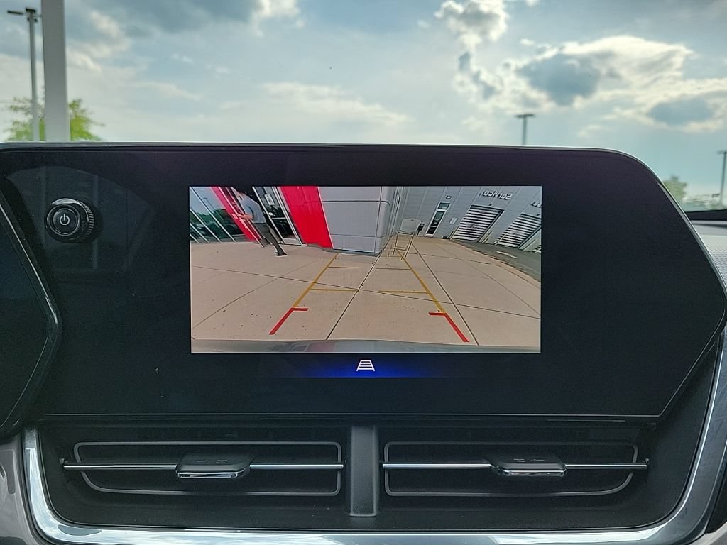 Used 2025 Chevrolet Trax ACTIV w/ Driver Confidence Package FWD image 24