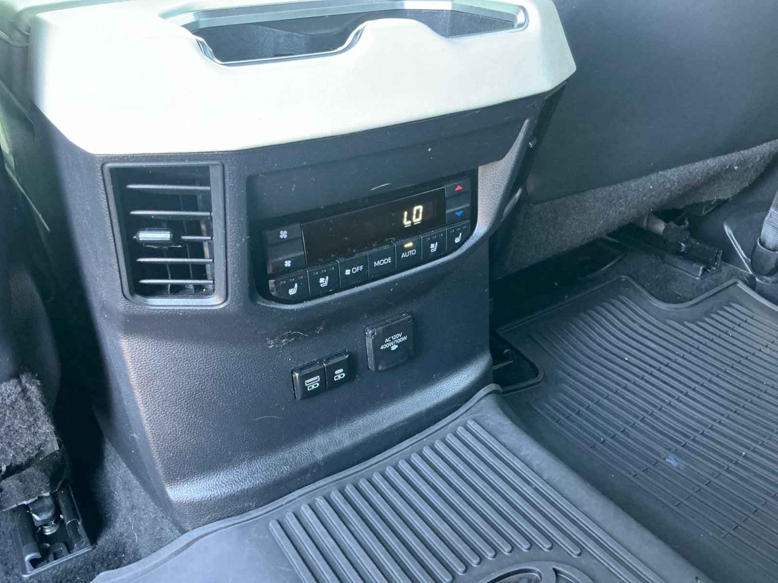 Certified 2024 Toyota Sequoia Capstone AWD/4WD image 32