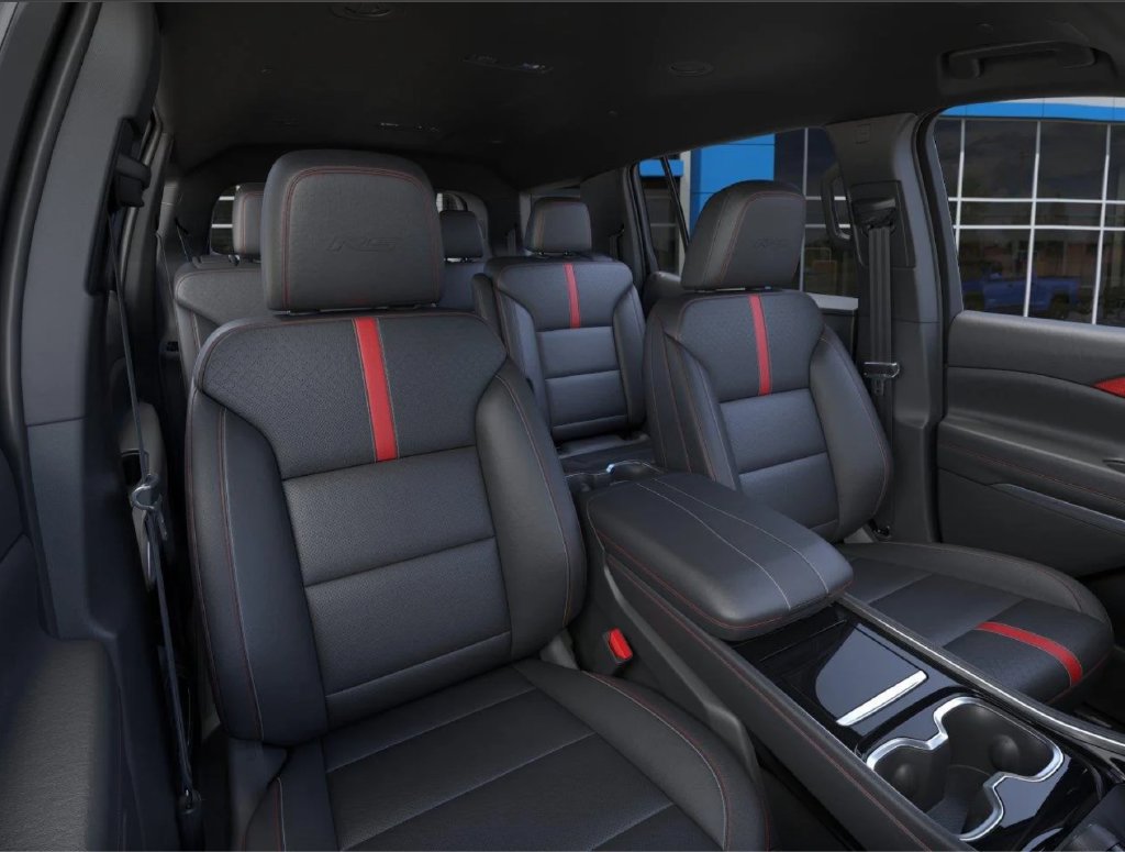 New 2027 Chevrolet Traverse RS w/ LPO, Floor Liner Package AWD/4WD image 4