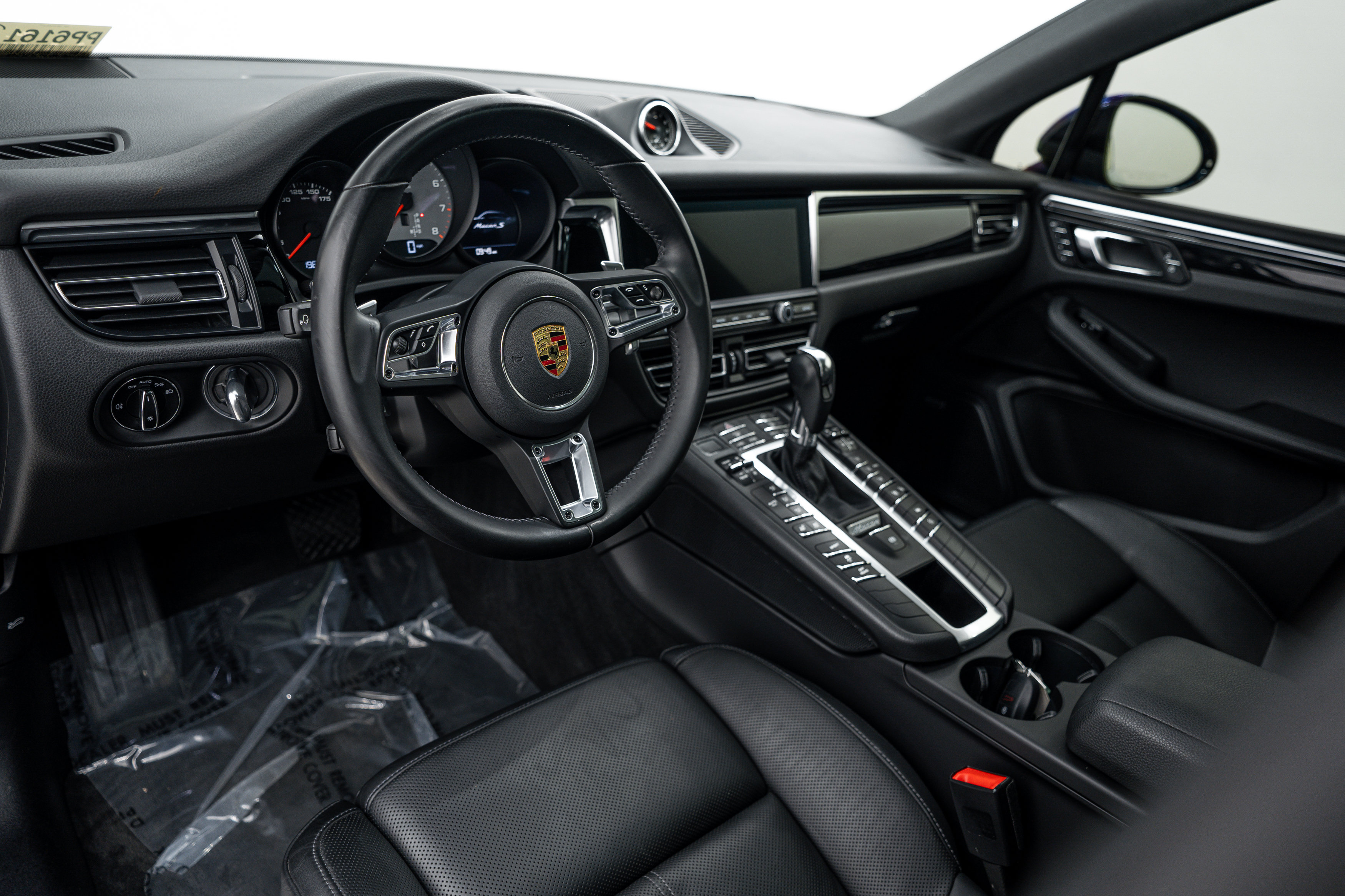 Certified 2021 Porsche Macan S AWD/4WD image 4