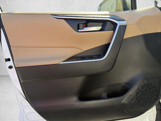 Used 2021 Toyota RAV4 XLE w/ Convenience Package AWD/4WD image 10