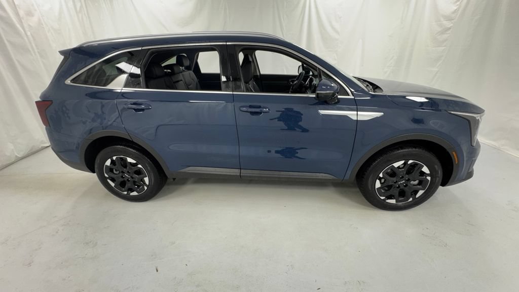 New 2026 Kia Sorento S AWD/4WD image 2