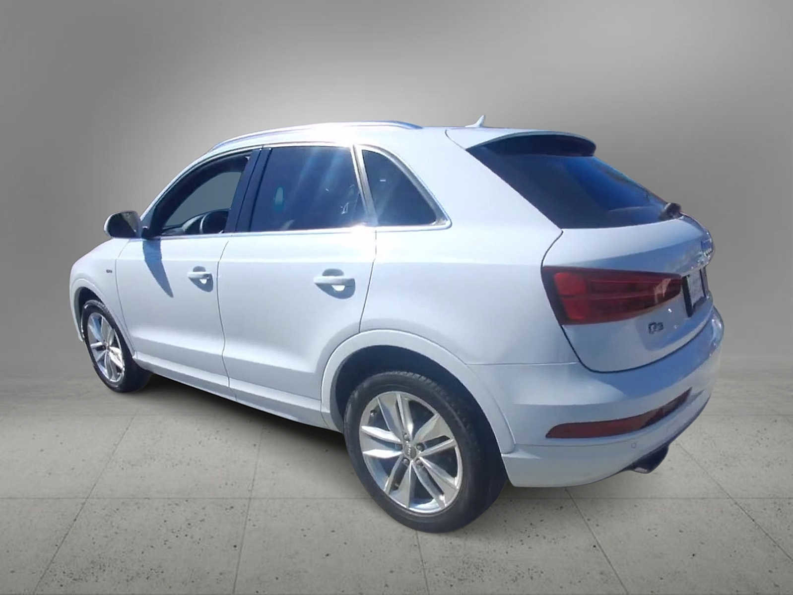 Used 2018 Audi Q3 2.0T Premium Plus w/ Premium Plus Package image 6