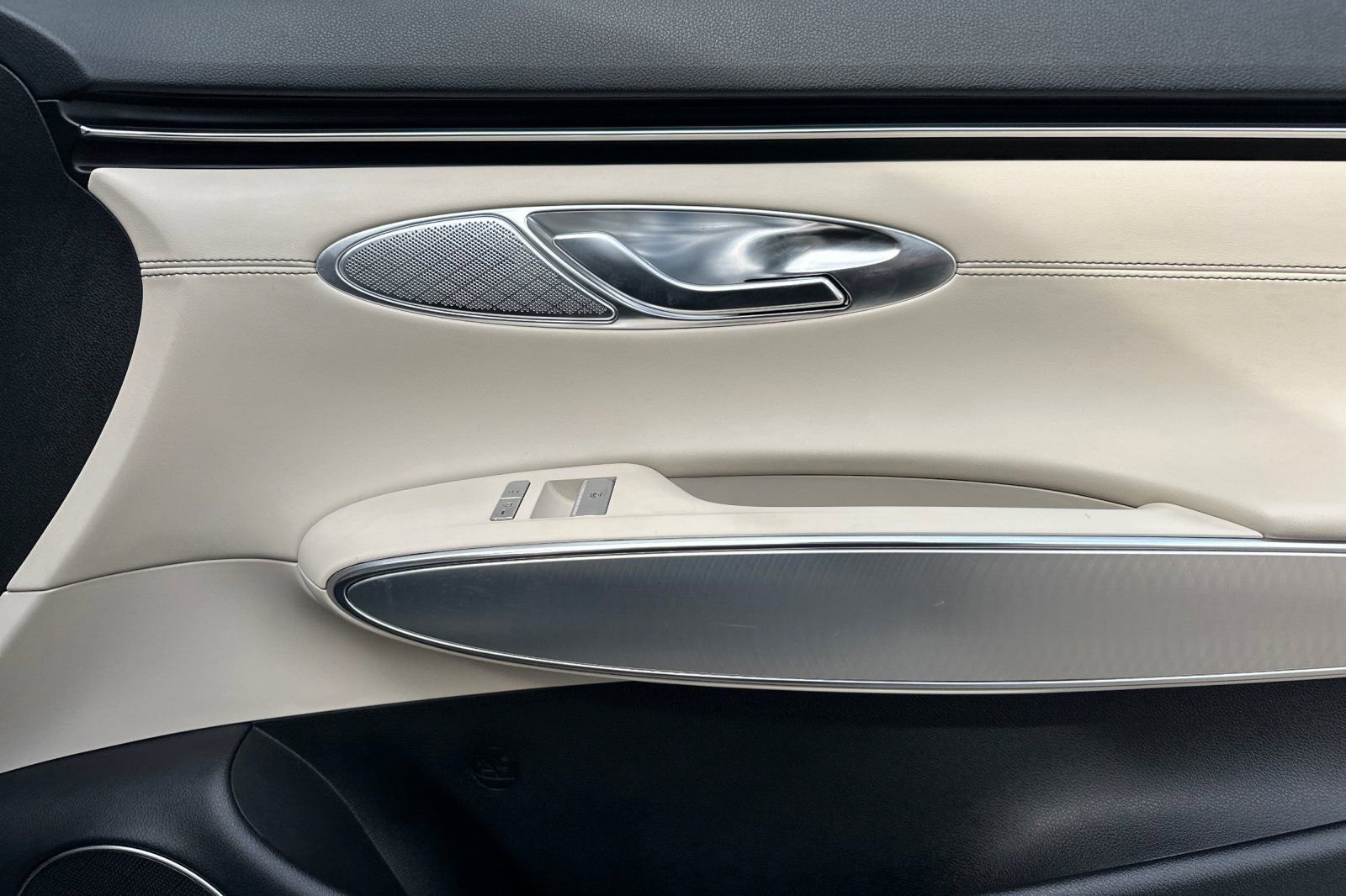 Used 2023 Genesis GV70 2.5T w/ Select Package image 20