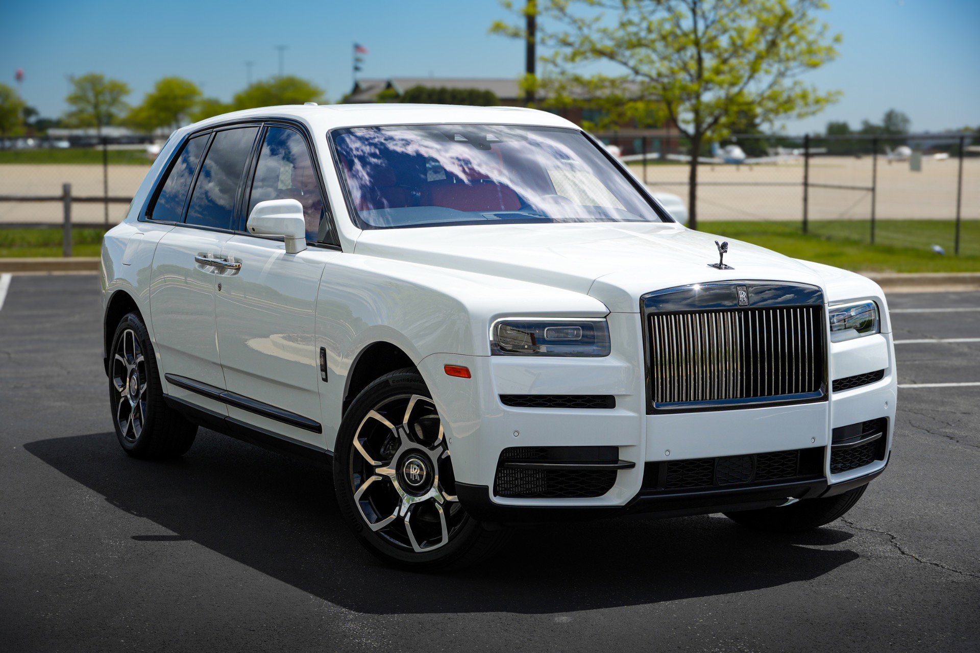 Used 2023 Rolls-Royce Cullinan Black Badge AWD/4WD image 2