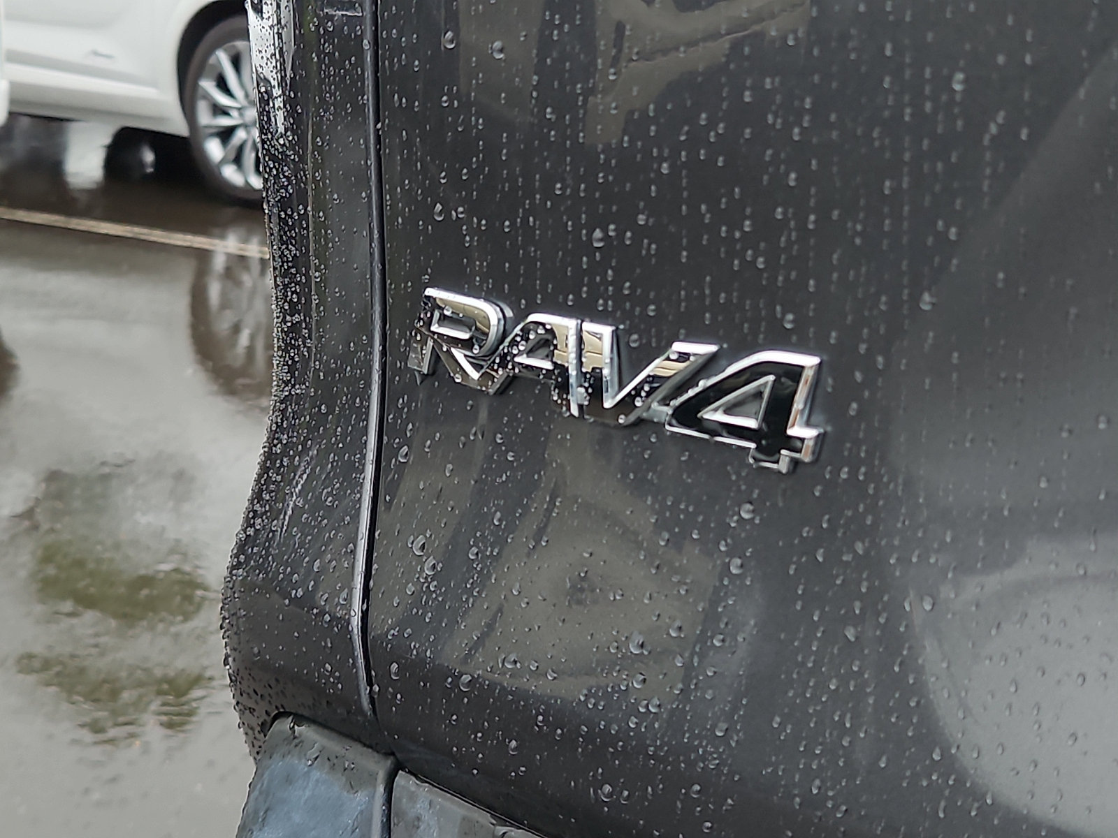 Used 2021 Toyota RAV4 XLE AWD/4WD image 29