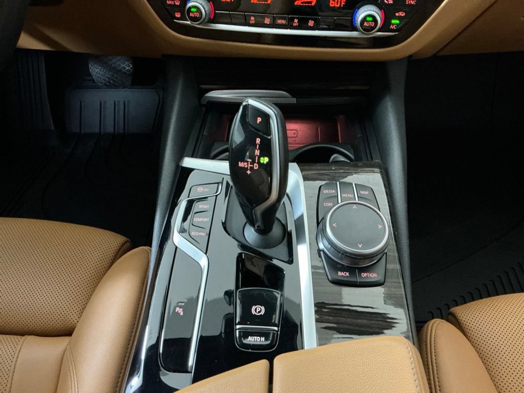 Used 2021 BMW 530i RWD image 13