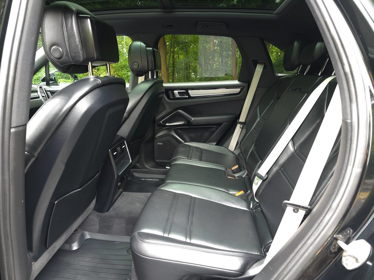 Used 2023 Porsche Cayenne Platinum Edition AWD/4WD image 15