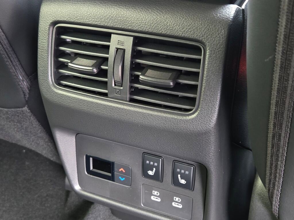 New 2026 Nissan Rogue Platinum w/ Platinum Premium Package image 11