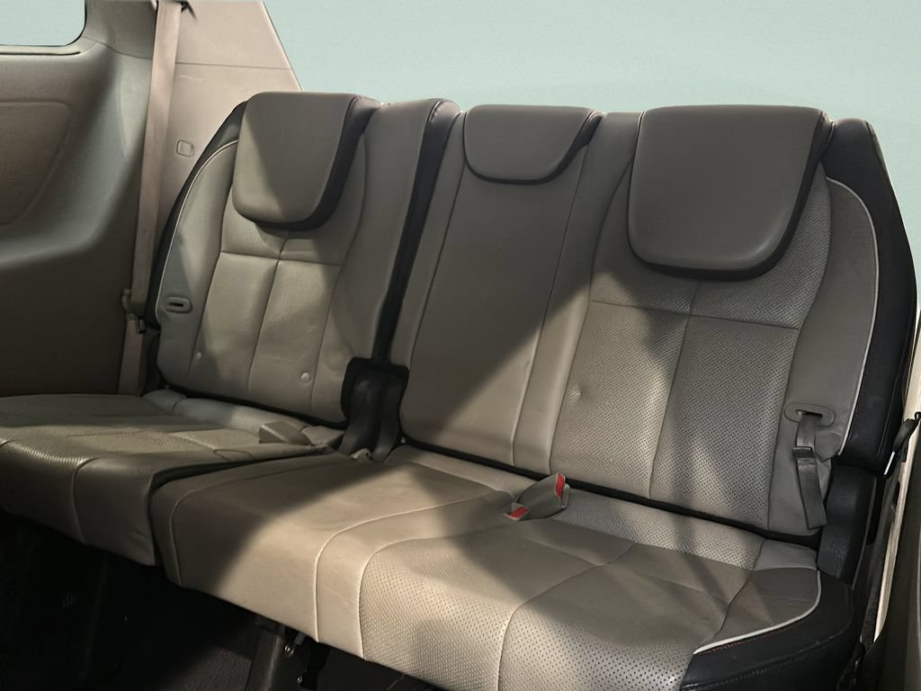 Used 2015 Kia Sedona EX FWD image 18