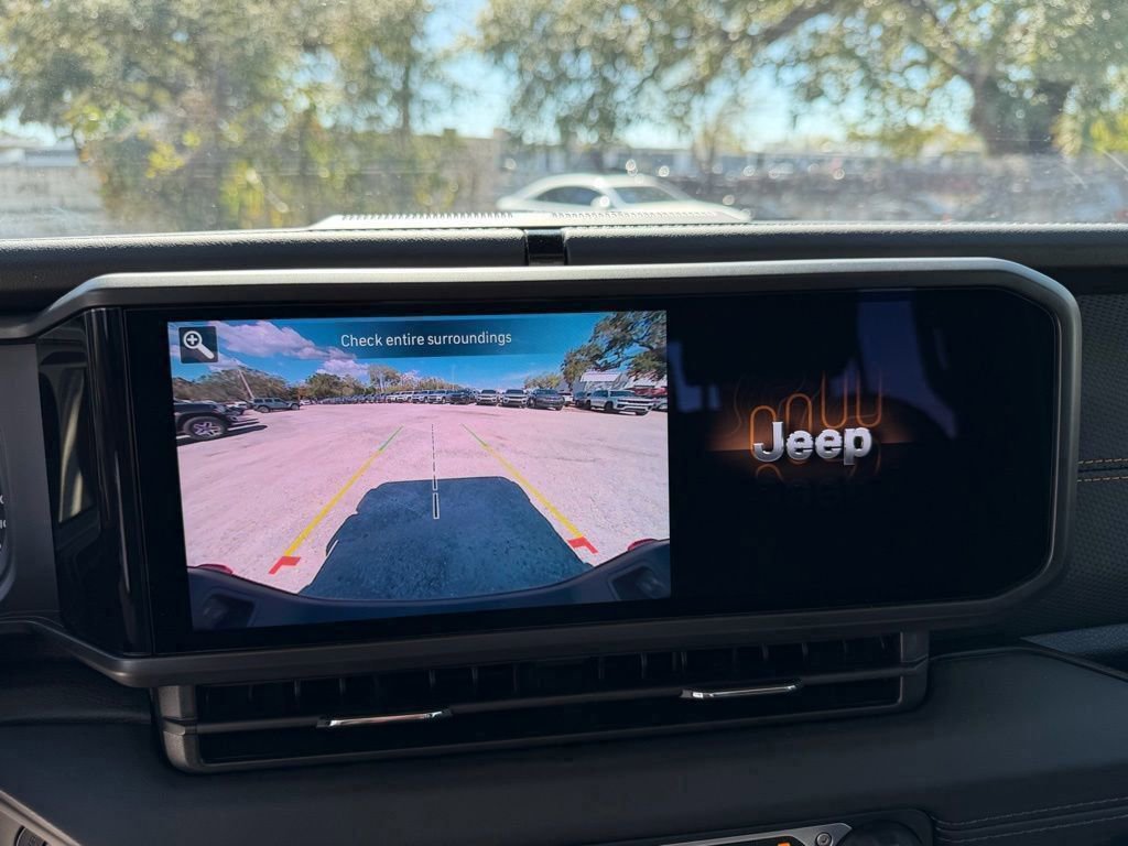 Used 2025 Jeep Gladiator Mojave w/ Convenience Group image 20