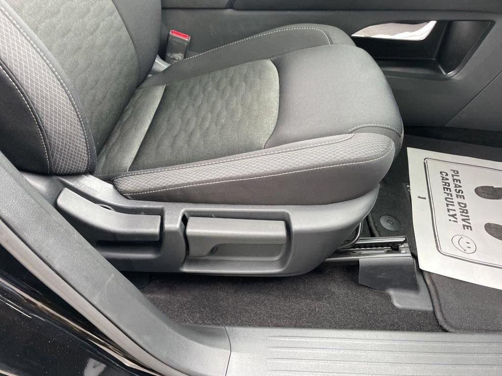 Used 2025 Nissan Pathfinder SV AWD/4WD image 41