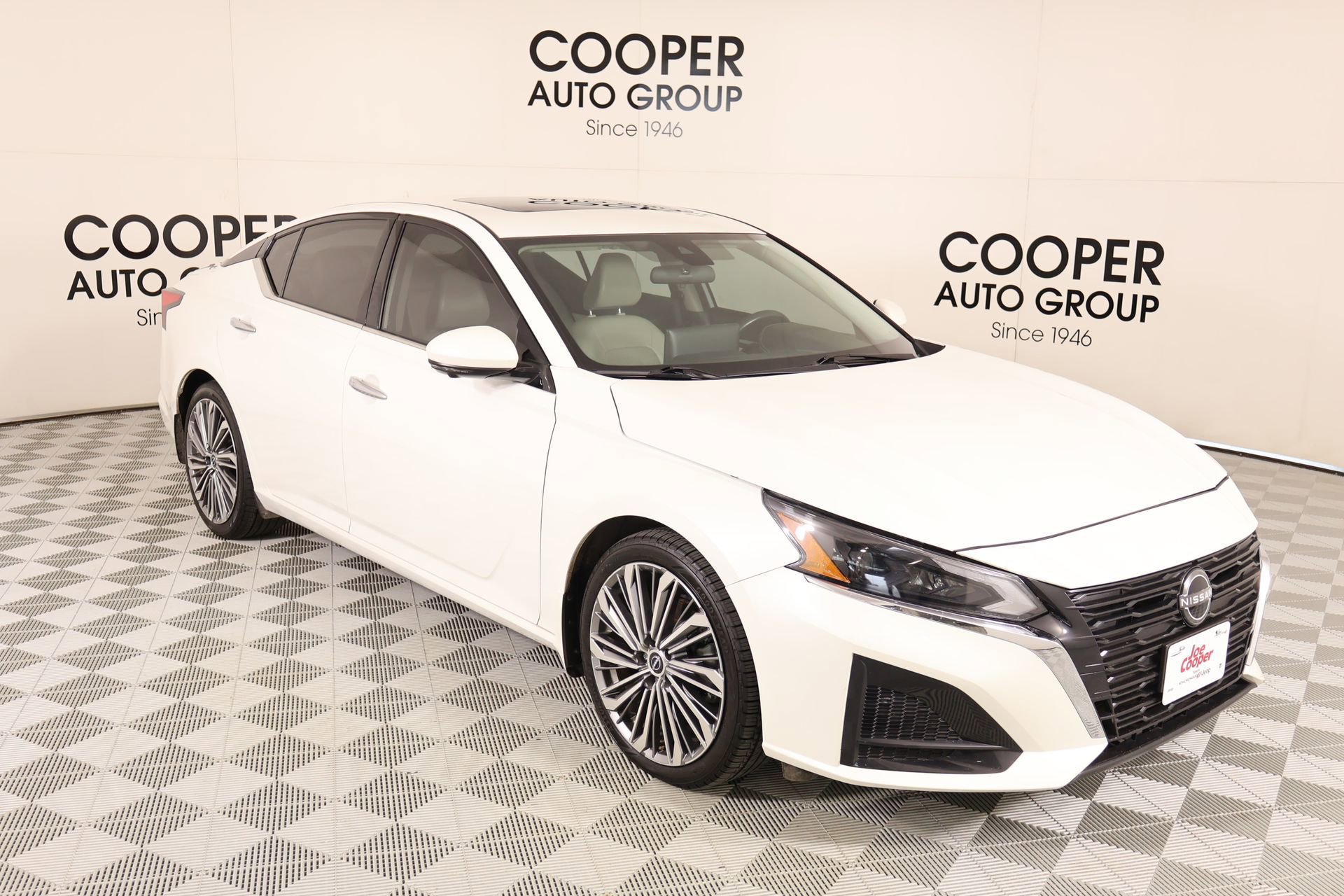 Used 2023 Nissan Altima 2.5 SL FWD image 1